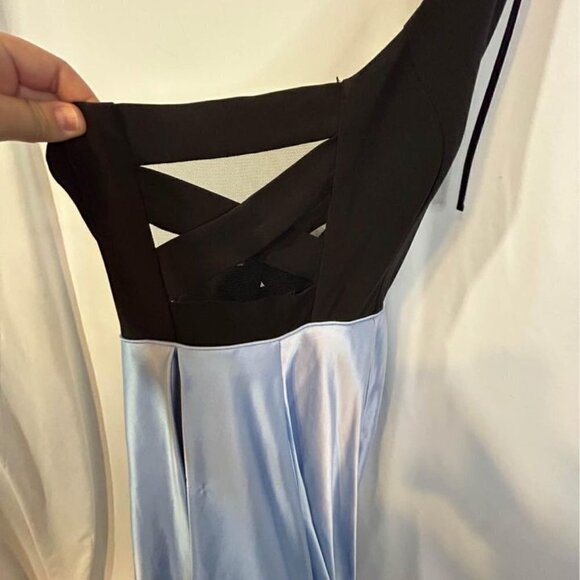 Long satin cut out halter ball gown. Size 9/10. Excellent condition. Built in br - Picture 9 of 12